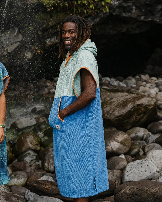 Tulum Recycled Towel Poncho - Surf Spray/ Moonlight Blue Luxe Robe Set