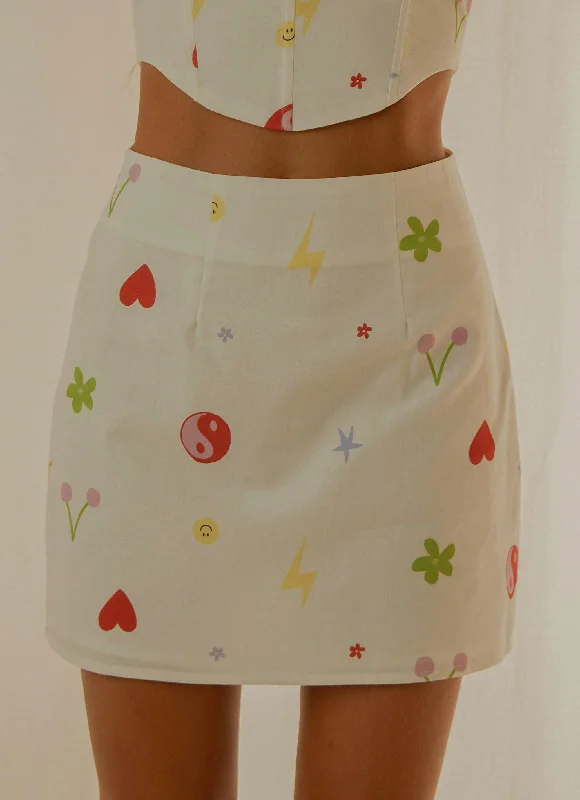 Morning Market Mini Skirt - 90s Motif Skater Mini Skirt